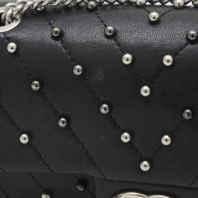 シャネル シェブロン Vステッチ スタッズ ラムスキン ブラック  