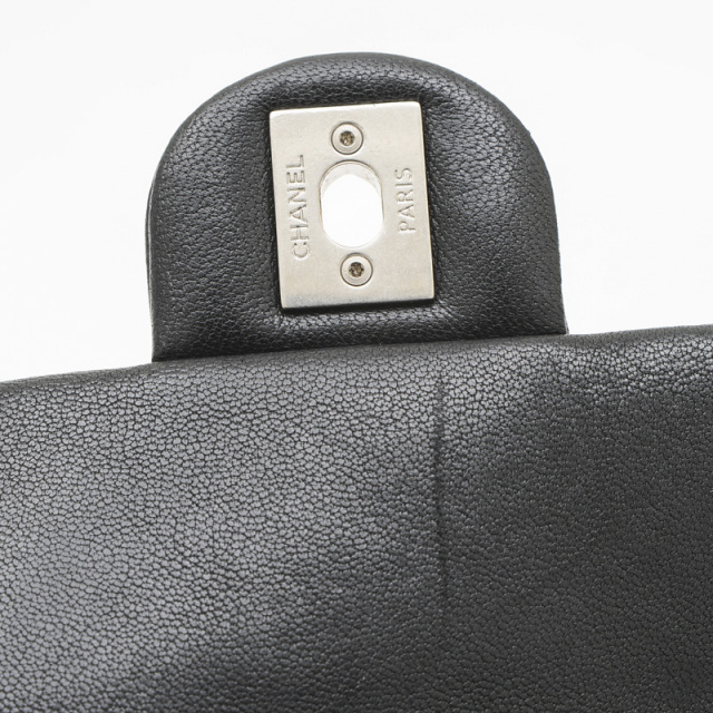 シャネル シェブロン Vステッチ スタッズ ラムスキン ブラック  