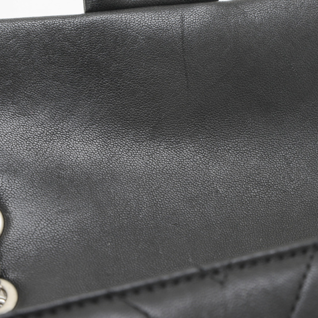 シャネル シェブロン Vステッチ スタッズ ラムスキン ブラック  