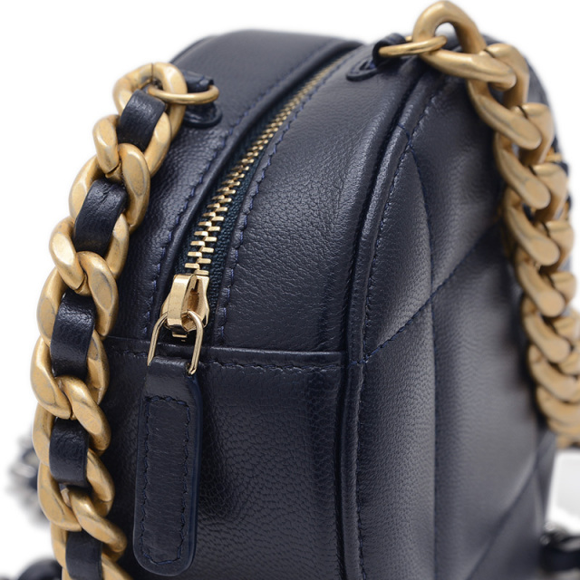 【超極美品】CHANEL 19 ラウンドチェーンショルダーバッグ　レザー CHANEL シャネル19 ショルダーバッグ ラウンド マトラッセ