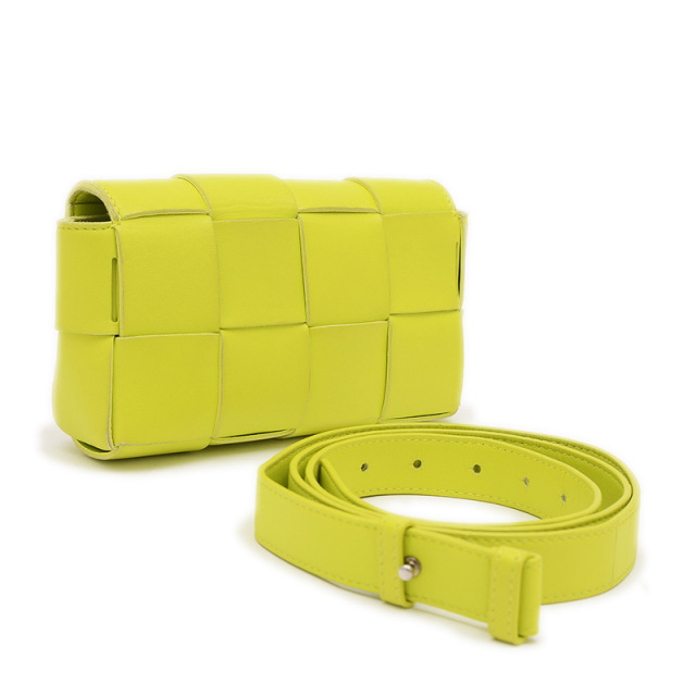 ボッテガヴェネタ マキシイントレチャート カセット ウエストバッグ