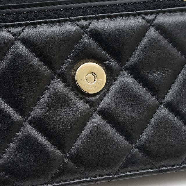 シャネル ラムスキン パール チェーンウォレット ブラック