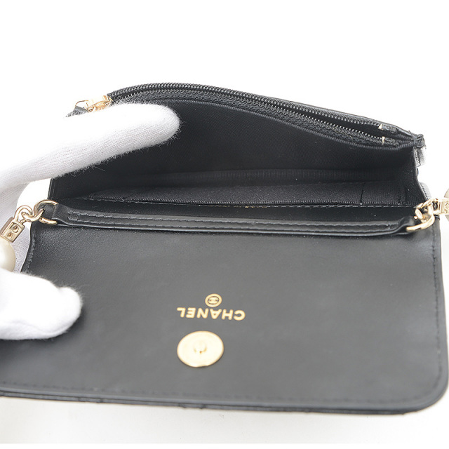 シャネル ラムスキン パール チェーンウォレット ブラック