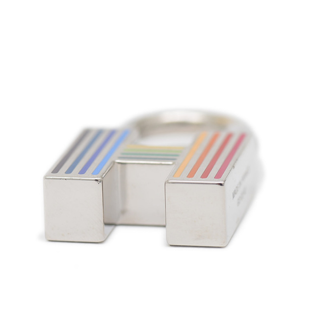 エルメス クイズ レインボー カデナ チャーム キーホルダー