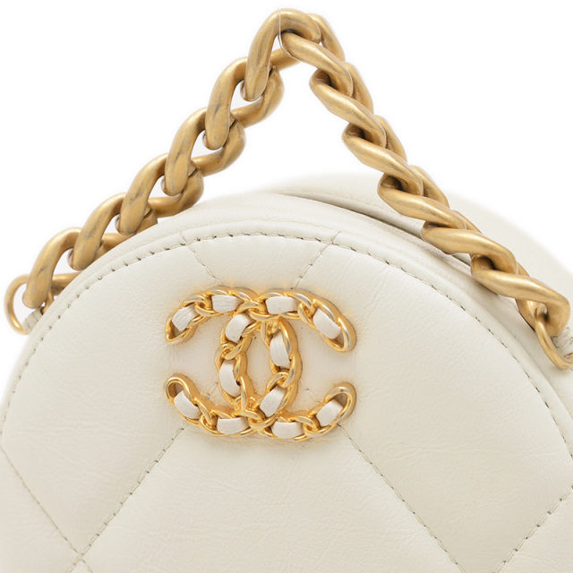 CHANEL ホワイト ラウンドバッグ CHANEL ホワイト ラウンドバッグ