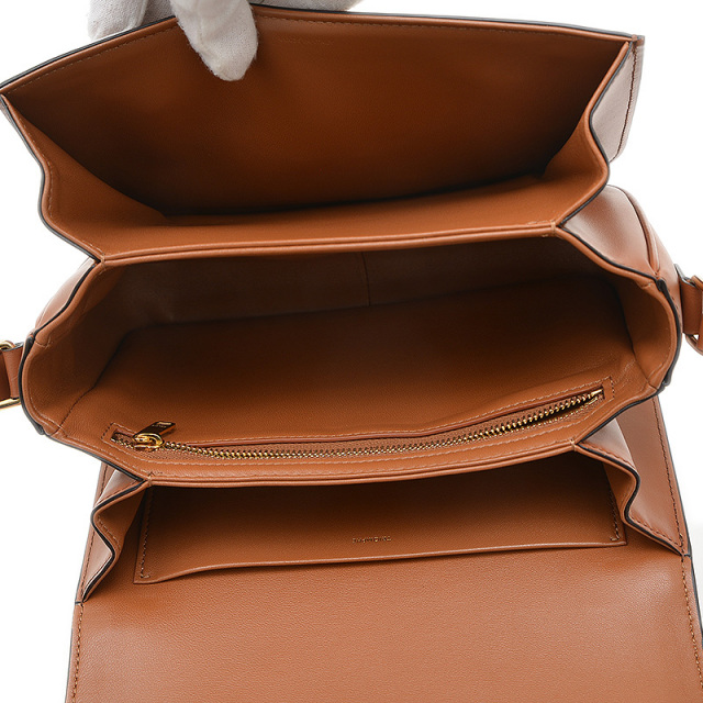 CELINE セリーヌクラシック トリオンフ バッグ  タン CELINE セリーヌ バッグ Classique Triomphe トリオンフ