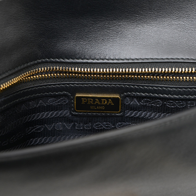 プラダ チェーンショルダーバッグ レザー ブラック PRADA