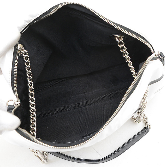 【25P 白ラインがアクセント/ブラック】CHANEL ショルダーバッグ 新作♪【 CHANEL 】シャネル ジップ ボーリングバッグ 【25P