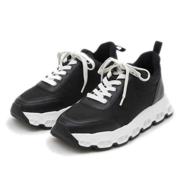 HERMÈS ホワイト ブラック スニーカーインパルス