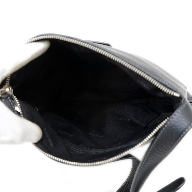 ロエベ　LOEWE ビスネスショルダーバック　アナグラム　レザーブラック　A4可 ロエベ LOEWE ビスネスショルダーバック アナグラム レザーブラック A4