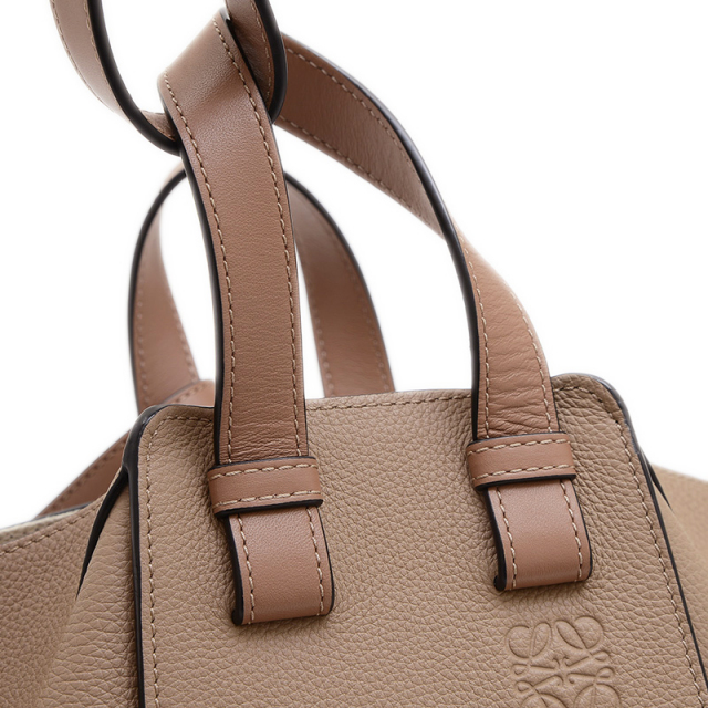 ロエベ ハンモック スモール ショルダーバッグ カーフ サンドベージュ