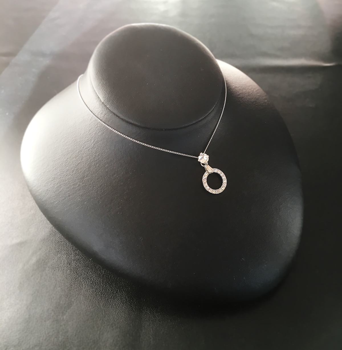 【最高級スワロフスキーの輝き】BRINIKE ペンダントAシリーズ