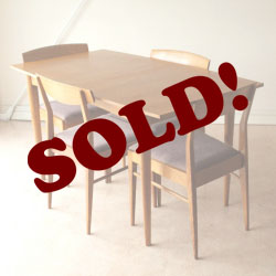 マッキントッシュ・ダイニングテーブル