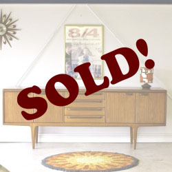 ヤンガー・サイドボード・ビンテージ・チーク・イギリス