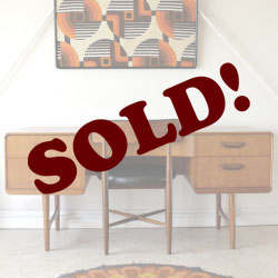 イギリス・ビンテージ・家具・チーク・ドレッサー・アンティーク