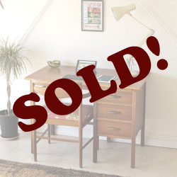 イギリス・デスク・パソコンデスク・ビンテージ・アンティーク・片袖デスク