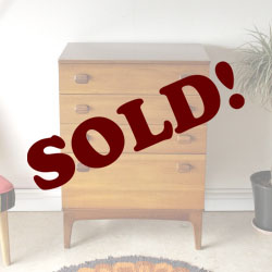 イギリス・チェスト・４段・たんす・ビンテージ・アンティーク・北欧