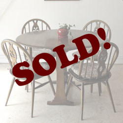 アーコール(ERCOL)ビンテージのダイニングテーブル