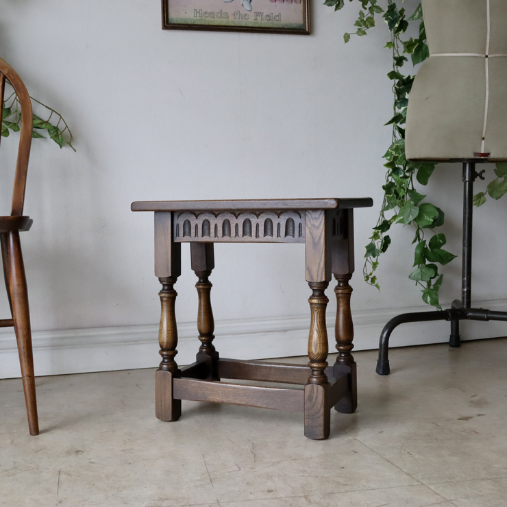 イギリス製ビンテージのオークジョイントスツール