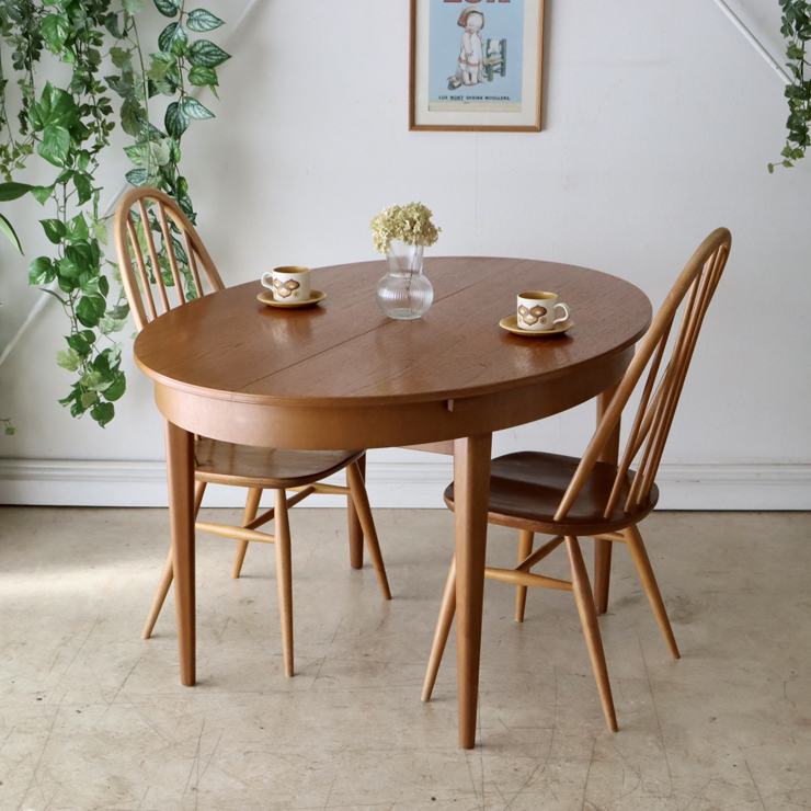 グリーブス＆トーマス（Greaves&Thomas）ビンテージのダイニングテーブルの全体