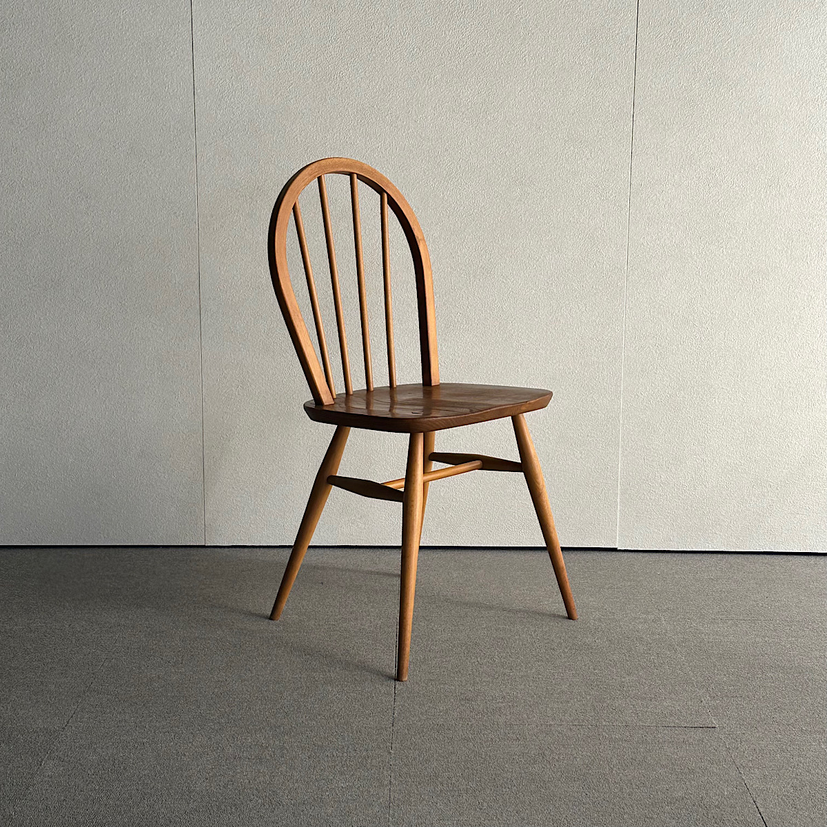 アーコールの椅子