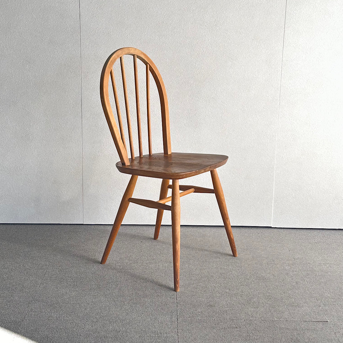 アーコールの椅子