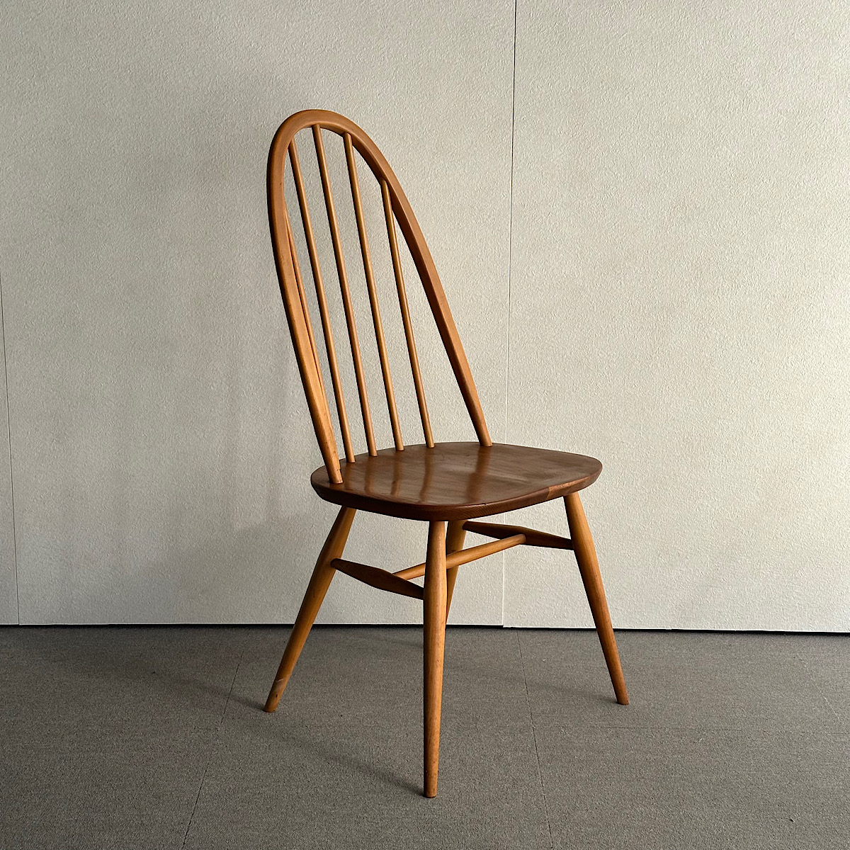 アーコールの椅子