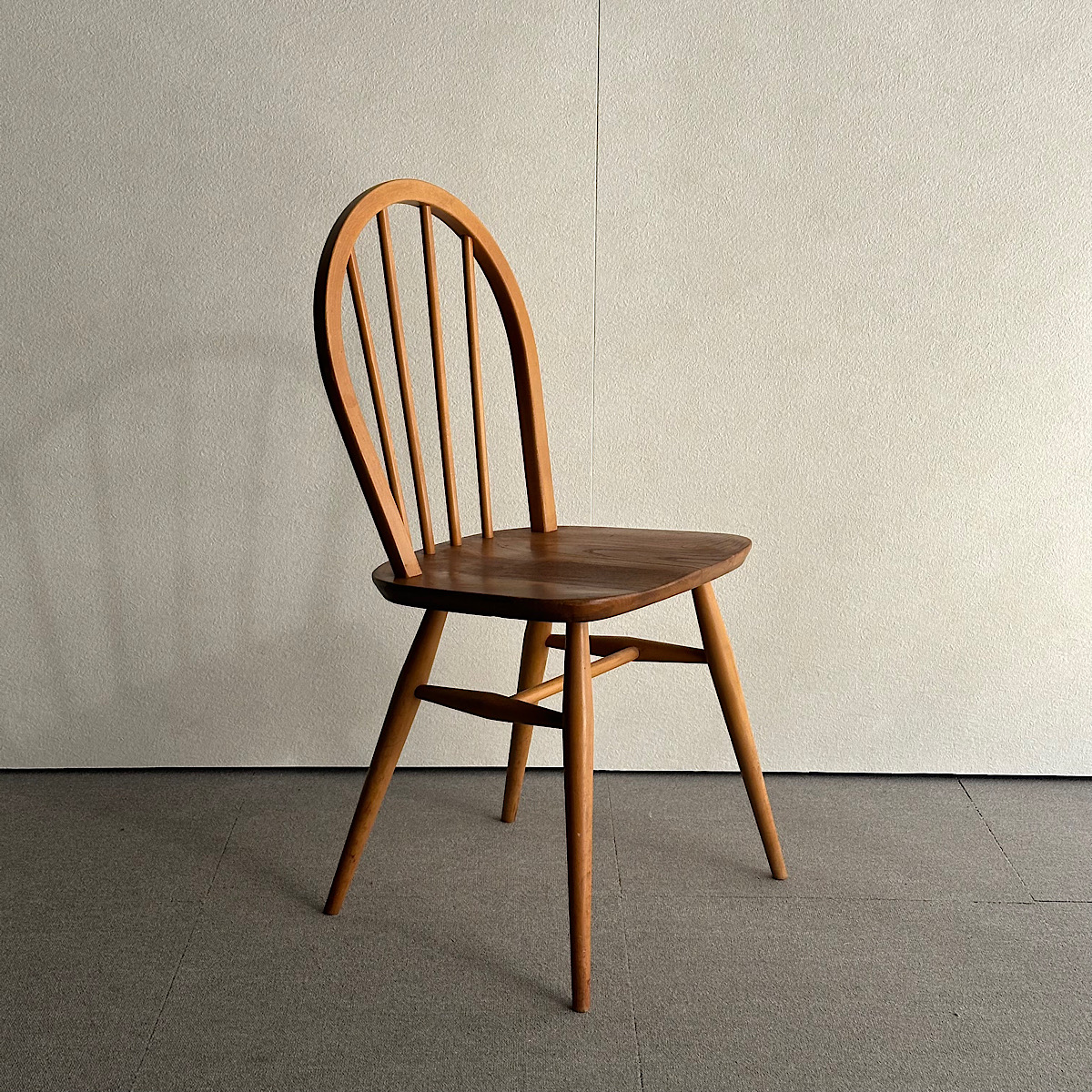 アーコールの椅子