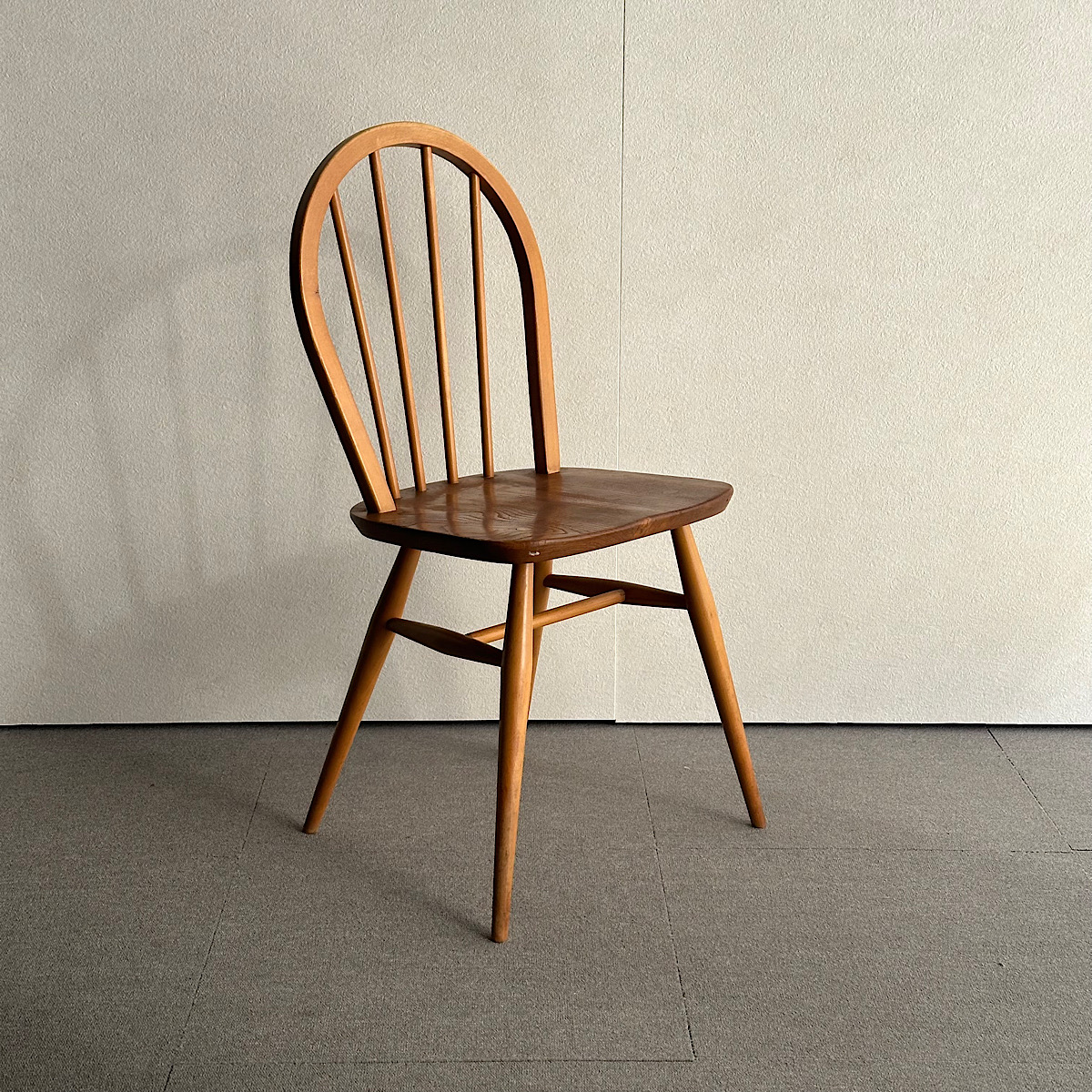 アーコールの椅子