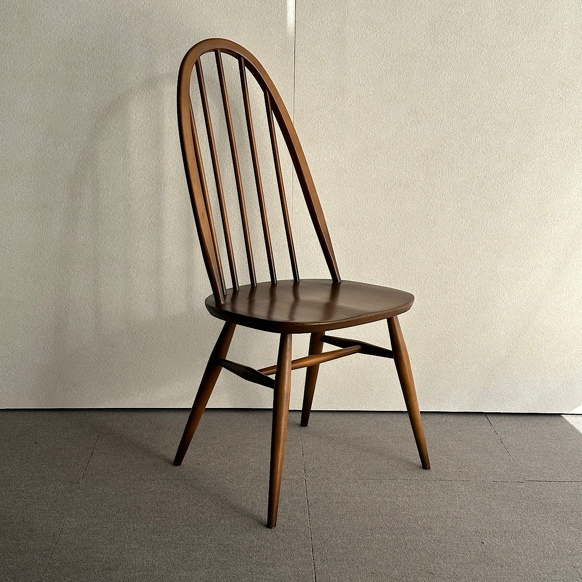 アーコールの椅子