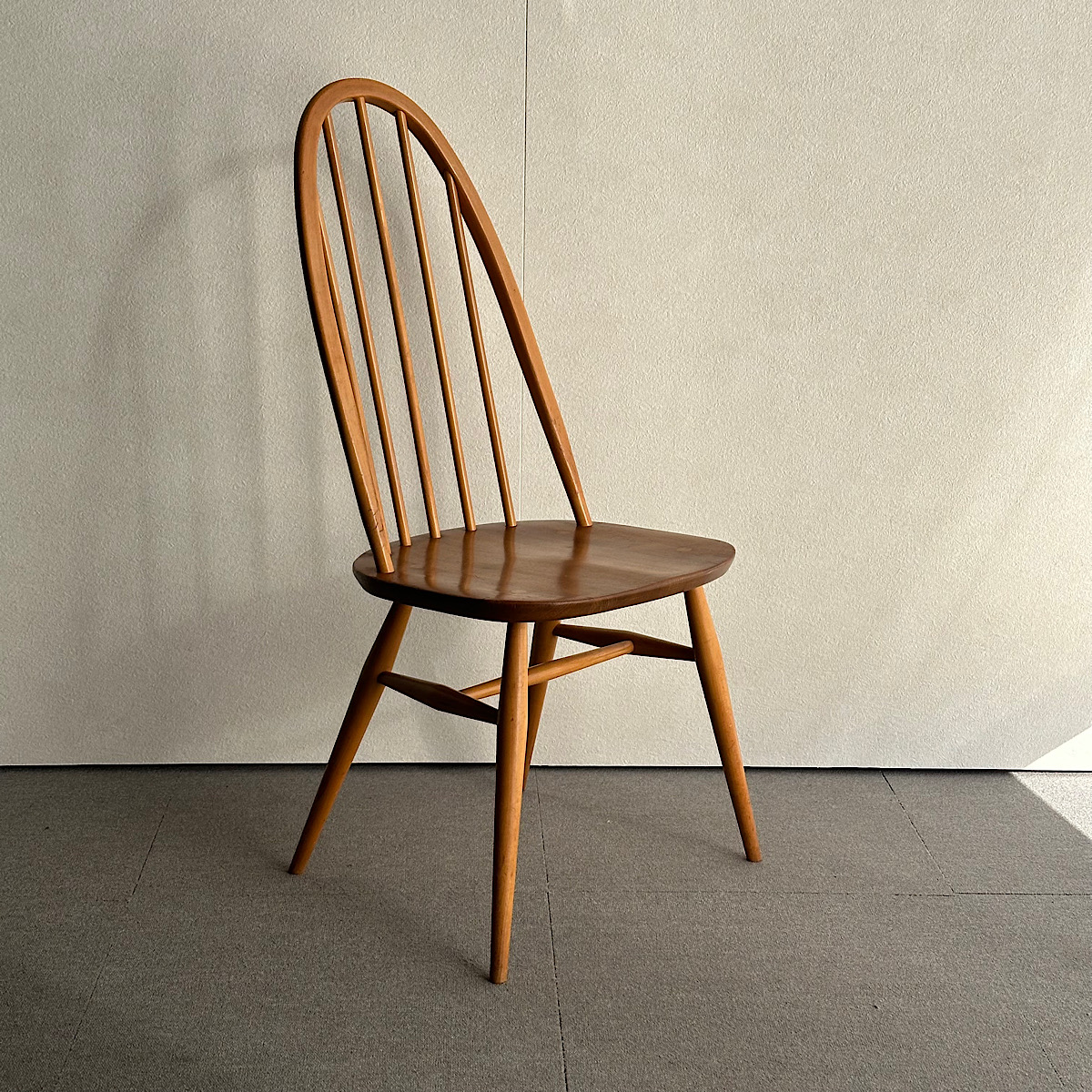 アーコールの椅子