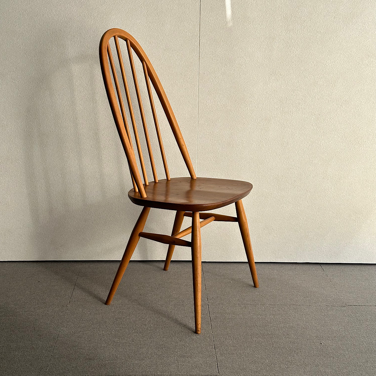 アーコールの椅子