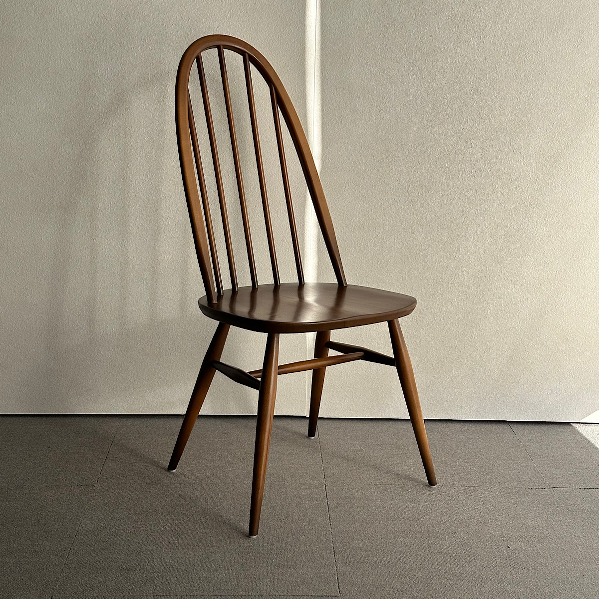 アーコールの椅子