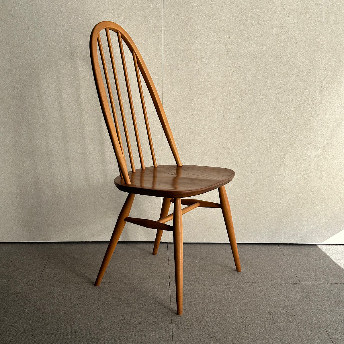 アーコールの椅子