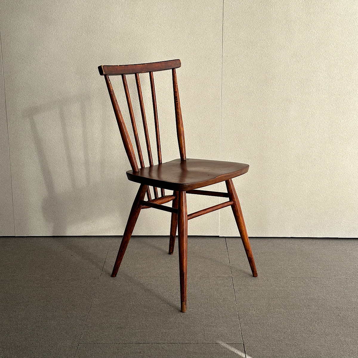 アーコールの椅子