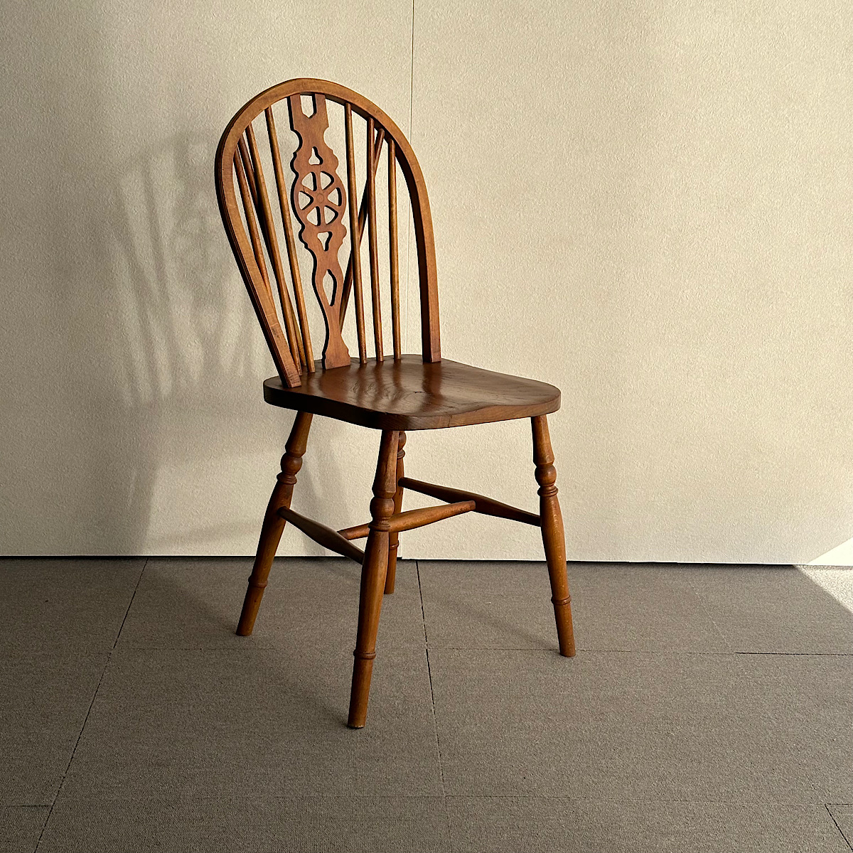 アンティークの椅子