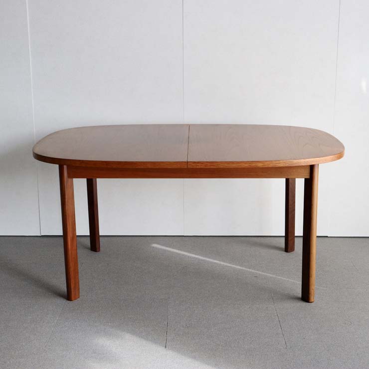 ジープランg-planのオーバルダイニングテーブル