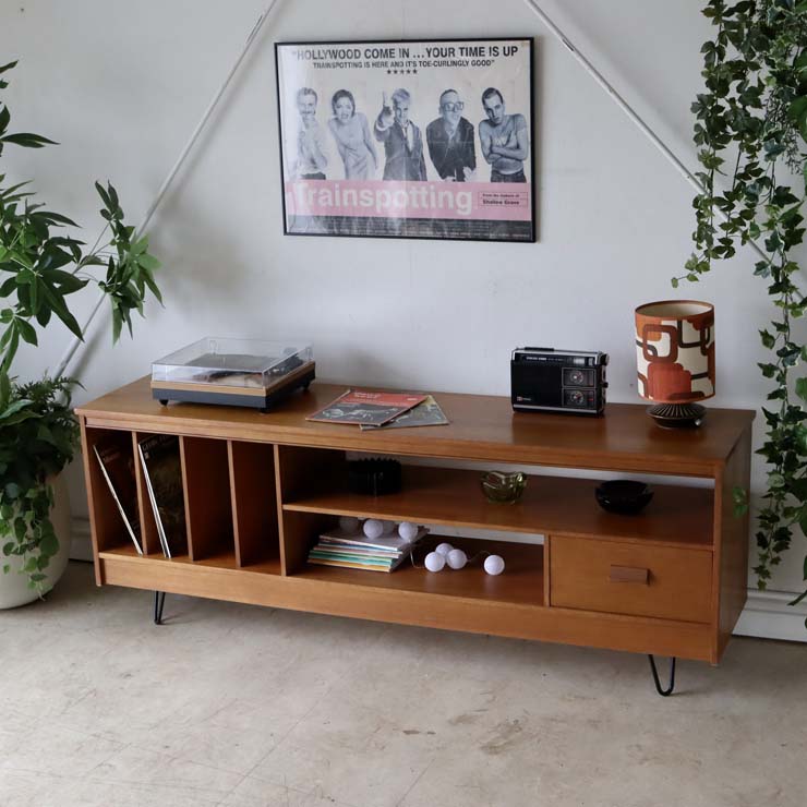 チーク　メディアスタンド　商品番号【022015】