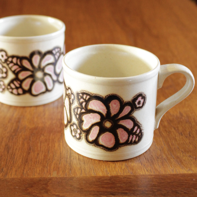 ヴィンテージ食器で暮らしに彩りを添える イギリス製 Kiln Craft社製 ビンテージ マグカップ 2個セット 花柄 食器アンティーク雑貨ブロカント