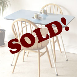 英国ビンテージのダイニングテーブル