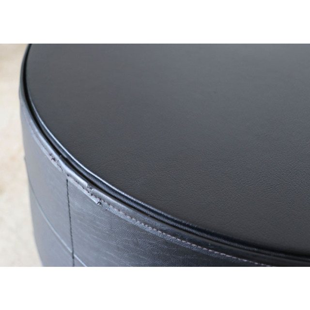 英国製ビンテージのブラックスツールの底面