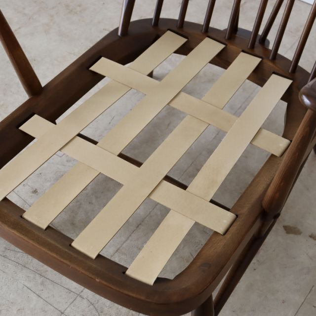 アーコール（ERCOL）製ビンテージのイージーチェアのウェービングベルト