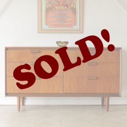 イギリス・Austinsuiteｵｰｽﾃｨﾝｽｲｰﾄ・チェスト・サイドボード・チーク・ビンテージ・アンティーク・ミッドセンチュリー