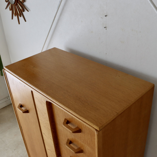 ジープラン（G-plan）製ビンテージのワードローブの天板