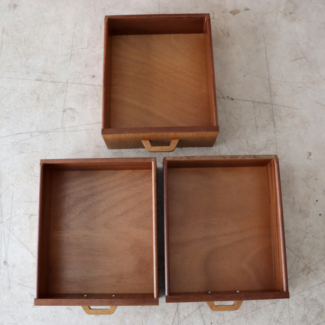 ジープラン（G-plan）製ビンテージのワードローブの引き出し内部