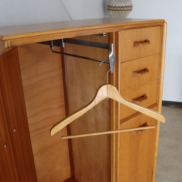 ジープラン（G-plan）製ビンテージのワードローブのハンガーラック