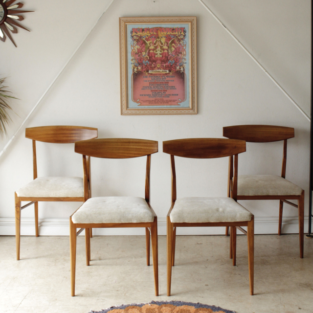 すっきりとした柔らかさのあるヴィンテージスタイルに Mcintoshマッキントッシュ チーク ダイニングチェア４脚セット イギリスビンテージ 家具北欧アンティークa