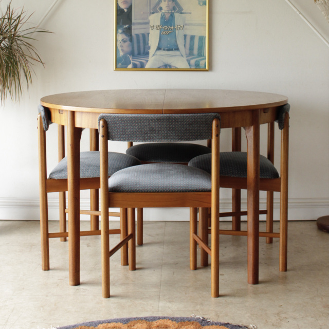 1972年製 クラシカルブルーに恋して ミッドセンチュリー ダイニング5点セット Mcintoshマッキントッシュ製 エクステンション チーク テーブル チェア4脚 英国ビンテージ輸入家具 北欧アンティーク 1972年製 クラシカルブルーに恋して ミッドセンチュリー ダイニング5点セット Mcintoshマッキントッシュ製 エクステンション チーク テーブル チェア4脚 英国ビンテージ輸入家具 北欧アンティーク