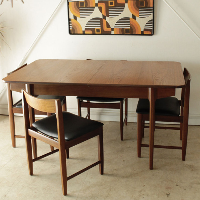 英国ビンテージのダイニングセット