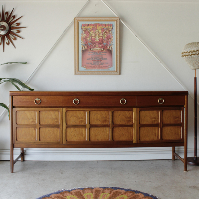 ネイサン（NATHAN）製ビンテージのサイドボード